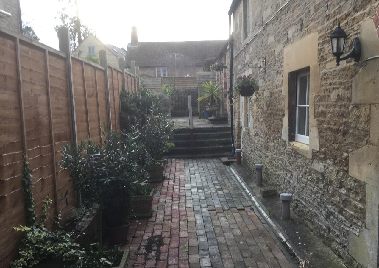 The Jolly Huntsman Hotel Chippenham  Buitenkant foto