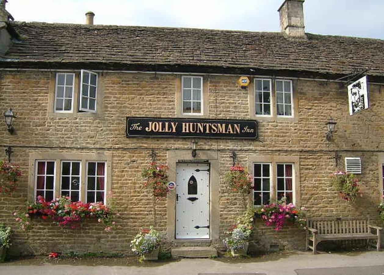 The Jolly Huntsman Hotel Chippenham  Buitenkant foto